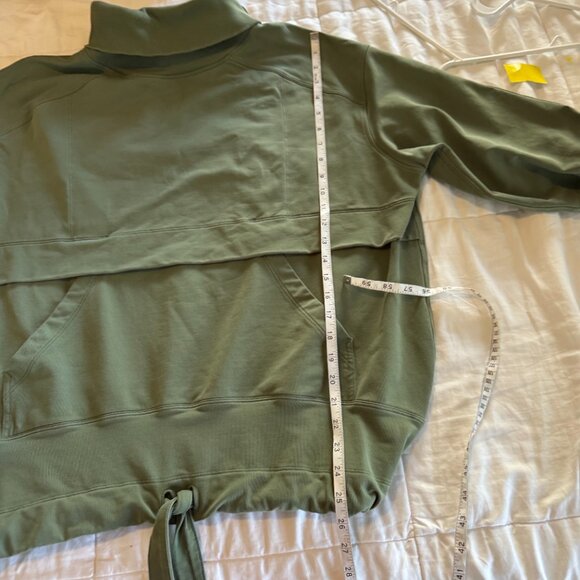 Lululemon LA Packable Pullover-to-Pillow in Olive Green - Picture 8 of 10